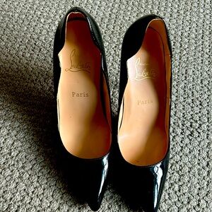 It’s a Christian louboutian size 40